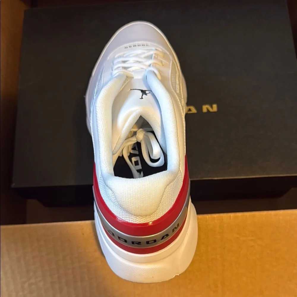JORDAN TRUNNER FLOW, Size 12